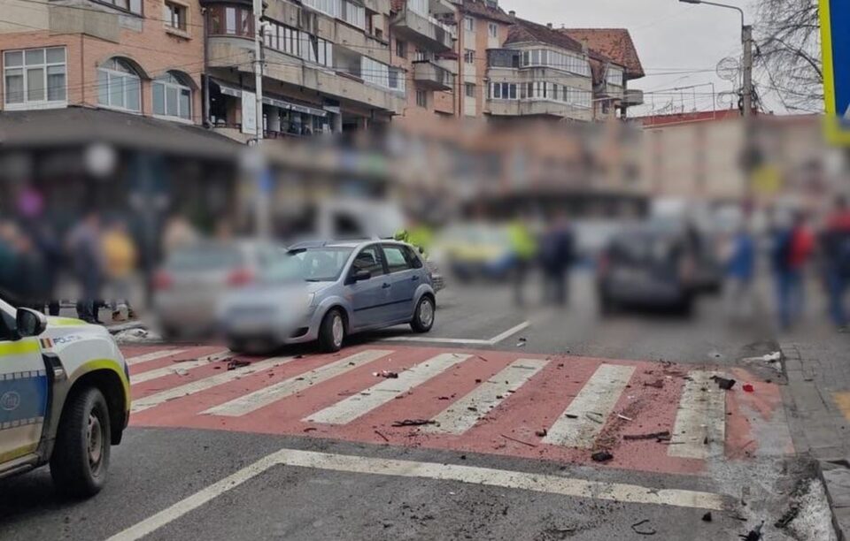 Șofer băut, depistat în urma carambolului provocat de tânărul care a furat o mașină și a fugit de polițiști