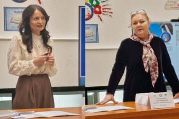 Adriana Nichitean, director CJRAE, și Lăcrămioara Plugaru, logoped