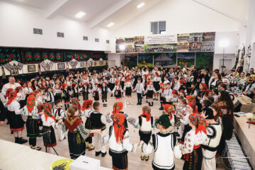 Momente artistice de neuitat, la „Șezătoarea Vicovenilor”, un eveniment dedicat tradițiilor autentice