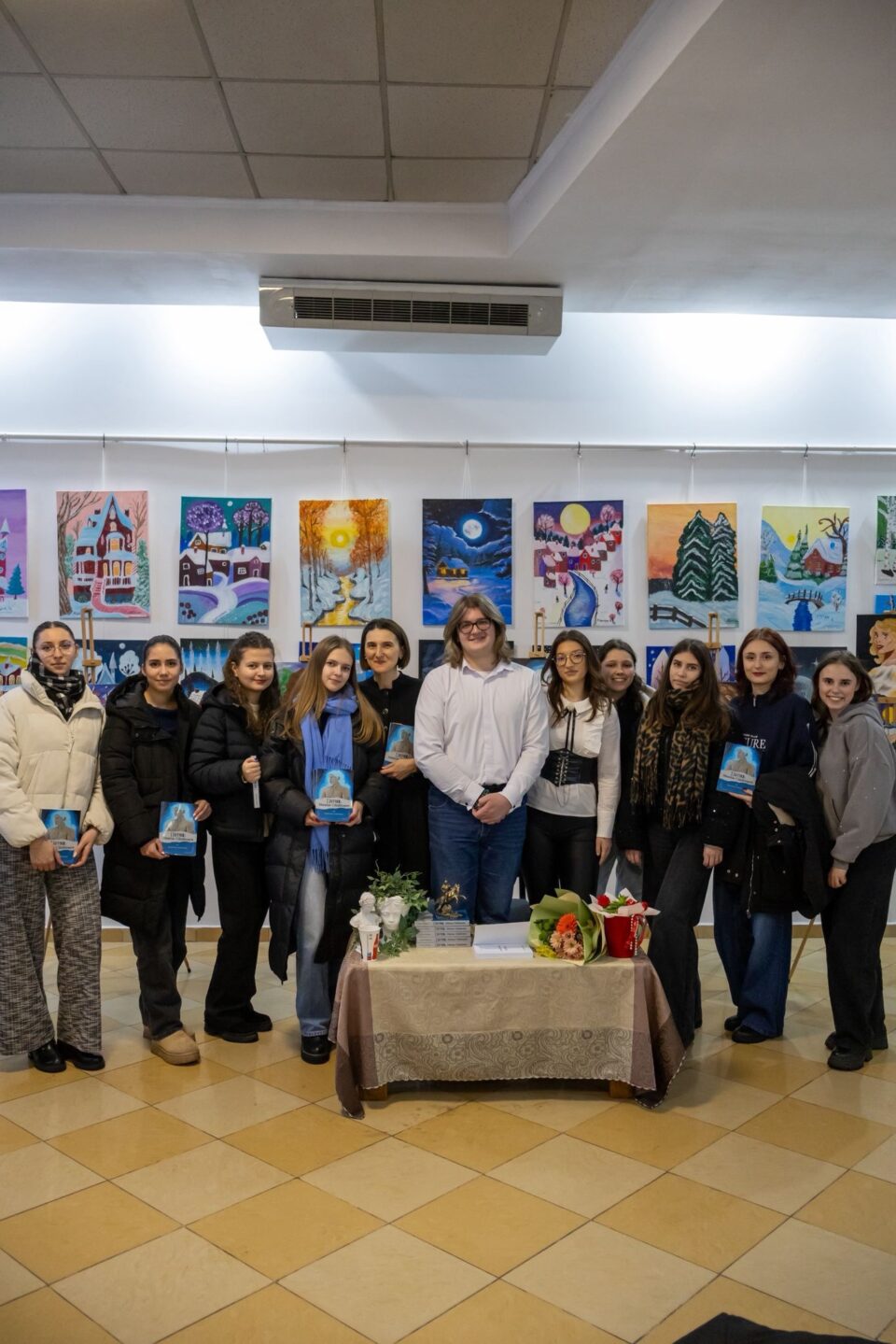 Cristian Vlădeanu, elev al Colegiului „Hurmuzachi” Rădăuți, a lansat romanul „Daffodil: Steaua Căzătoare”