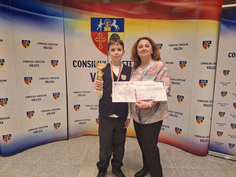 Marius Cristian Chiriloaei și prof Daniela Baltaru