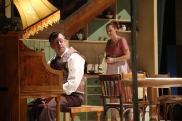 ”Dealurile Californiei”, spectacol cu o distribuție generoasă, energie unică și muzică live, pe scena TMMVS