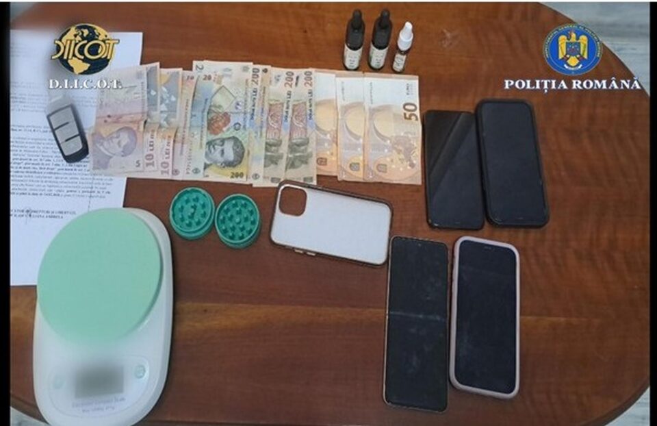 Tânăr arestat pentru trafic cu drog de mare risc, deși este deja condamnat la 6 ani de detenție