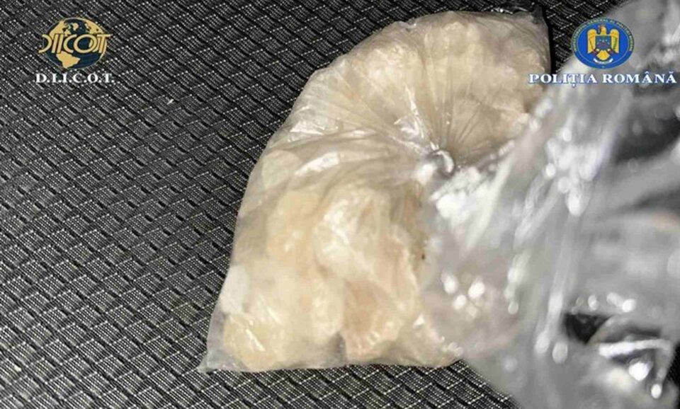 Tânăr arestat pentru trafic cu drog de mare risc, deși este deja condamnat la 6 ani de detenție