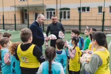 Programul național „Ora de Fotbal” a ajuns în școlile gimnaziale din Vatra Dornei