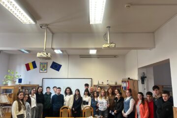 Educație pentru sănătate și orientare în carieră la Liteni – atelierul „Tu știi ce mănânci?” și prezentarea ofertei FIA – USV