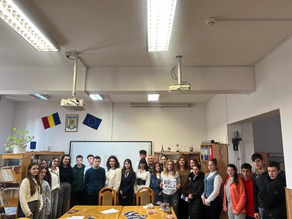 Educație pentru sănătate și orientare în carieră la Liteni – atelierul „Tu știi ce mănânci?” și prezentarea ofertei FIA – USV