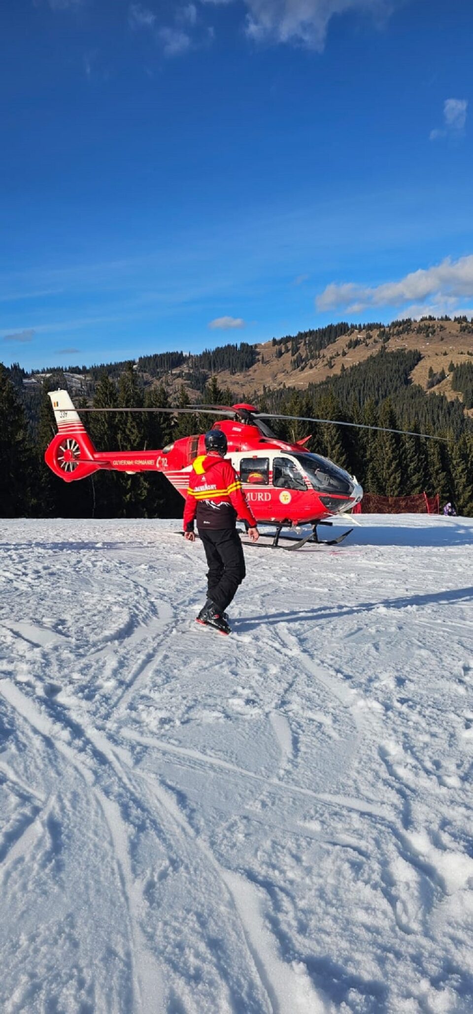 Adolescentă rănită la schi, preluată cu elicopterul de pe pârtia de la Cârlibaba
