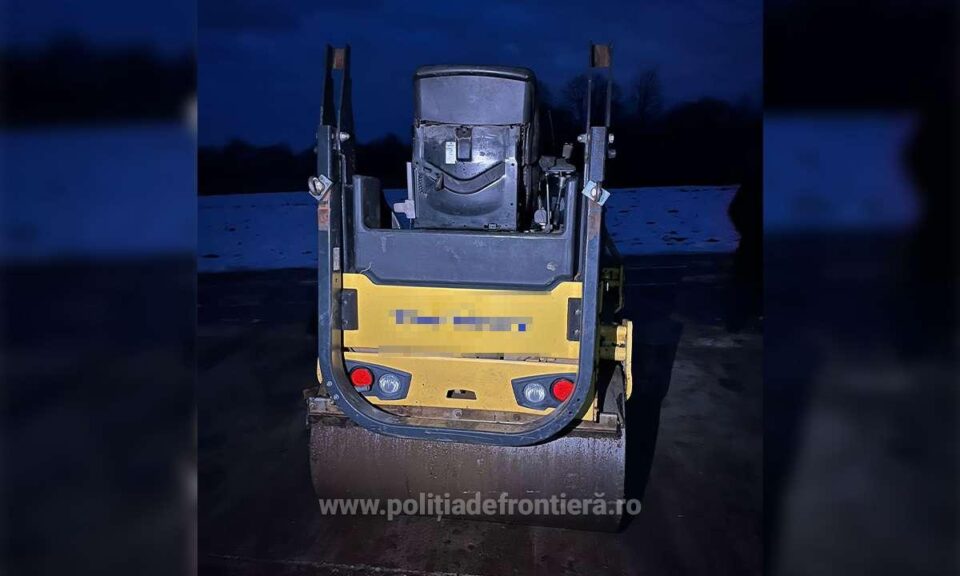 Utilaj pentru construcții, proaspăt furat din Marea Britanie, găsit de în fața porții unui sucevean