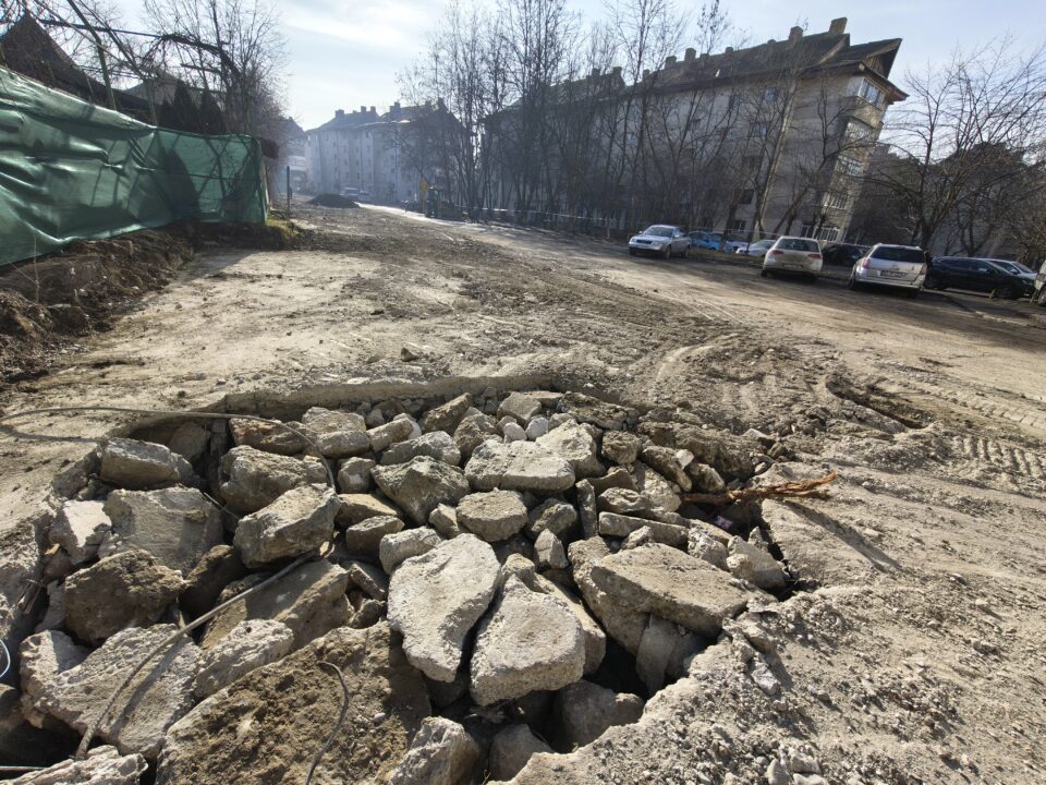 Garajele din zona Pieței Burdujeni, demolate în doar patru zile de Primăria Suceava