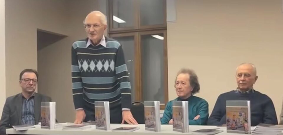 Dan Strutinschi: „Nu vă așteptați la literatură, pentru că nu este. Este o scriere ușoară, prin care spun lucruri serioase, glumind, zâmbind”