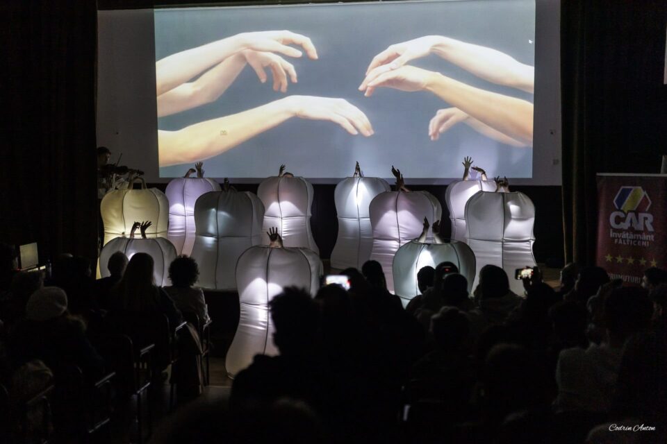 ”Brâncuși, clopotul măiastru”, joi, pe scena teatrului „Matei Vișniec” Suceava