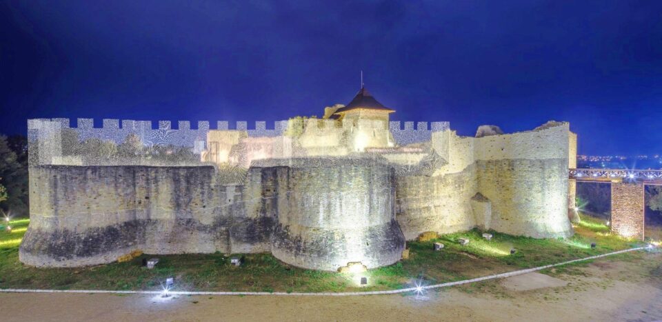 Punerea în valoare a Cetății de Scaun a Sucevei, printr-un proiect unic în România, va costa aproape 71 de milioane de lei