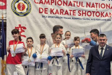 Recoltă de 26 de medalii adusă de sportivii antrenați de Ovidiu Sfetcu de la naționalele de Karate Shotokan