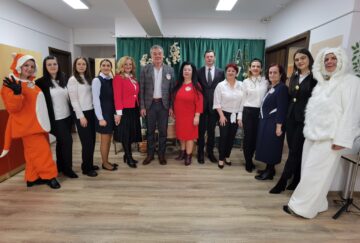 Copii de grădiniță, fermecați cu povești spuse de invitați speciali, de Ziua Lecturii