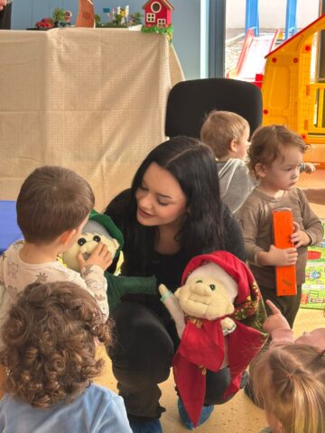 Tinere talente, copii fericiți: formăm personal calificat pentru creșe