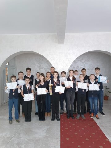Micii geografi ai Școlii Nr. 4, de șapte ani pe podiumul Concursului „La Școala cu Ceas”