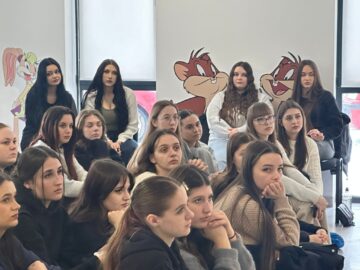 Tinere talente, copii fericiți: formăm personal calificat pentru creșe