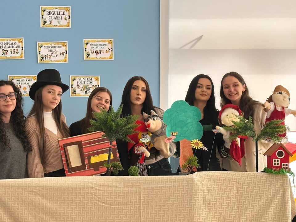 Tinere talente, copii fericiți: formăm personal calificat pentru creșe