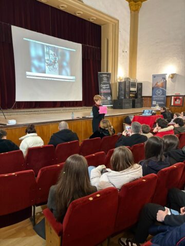 Campanie de prevenție Antidrog la Rădăuți, cu expertul Cătălin Țone