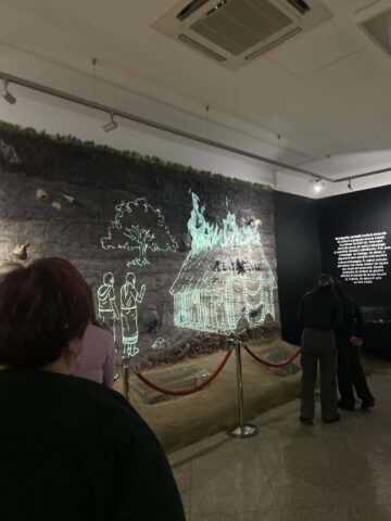 Între cerneală și istorie: „Povestea scrierii” trăită de elevii din Liteni la Muzeul de Istorie Suceava