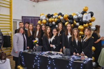 Educație aplicată la Rădăuți: Târgul Firmelor de Exercițiu „The Future Is Bright!”, la a treia ediție