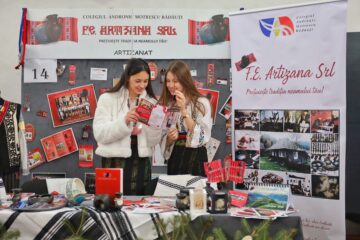 Educație aplicată la Rădăuți: Târgul Firmelor de Exercițiu „The Future Is Bright!”, la a treia ediție