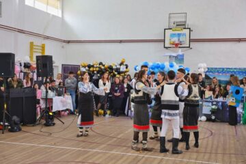 Educație aplicată la Rădăuți: Târgul Firmelor de Exercițiu „The Future Is Bright!”, la a treia ediție