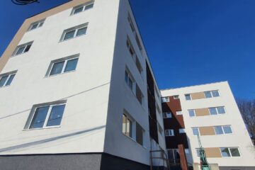 Blocul cu locuințe de serviciu pentru profesori și medici din Siret va fi finalizat în mai puțin de două luni