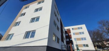 Blocul cu locuințe de serviciu pentru profesori și medici din Siret va fi finalizat în mai puțin de două luni