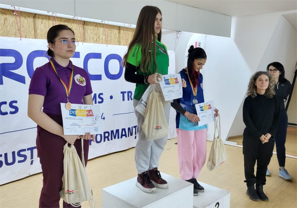 O elevă a Colegiului Militar este campioană națională la tir cu arcul