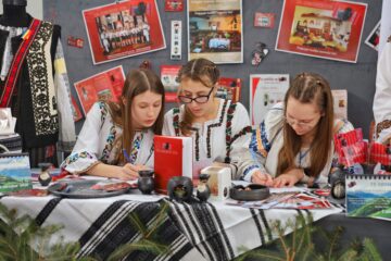 Educație aplicată la Rădăuți: Târgul Firmelor de Exercițiu „The Future Is Bright!”, la a treia ediție