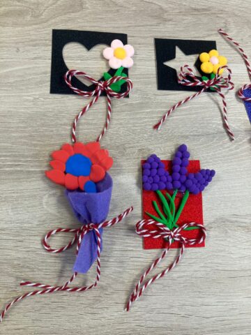 Mărțișoare realizate de copii, expuse la Muzeul de Științele Naturii Suceava