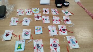 Mărțișoare realizate de copii, expuse la Muzeul de Științele Naturii Suceava