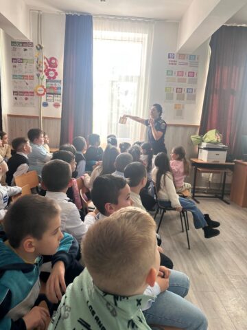 „Porți deschise în Europa” – lecție de educație civică și responsabilitate la Liceul Teoretic „Iorgu Vârnav Liteanu” din Liteni