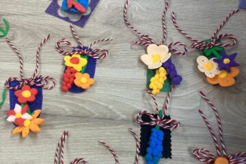 Mărțișoare realizate de copii, expuse la Muzeul de Științele Naturii Suceava