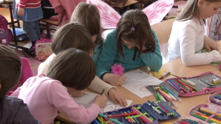 Elevii și preșcolarii încheie modulul III și intră în vacanță