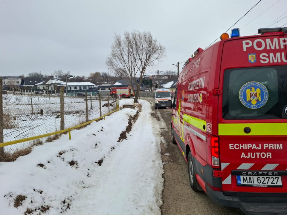 Doi copii care s-au jucat cu focul au provocat un incendiu la propria casă Doi copii care s-au jucat cu focul au provocat un incendiu la propria casă
