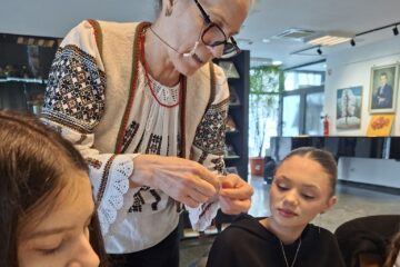 Atelier de cusături tradiționale dedicat mărțișorului, la Centrul Cultural „Bucovina”