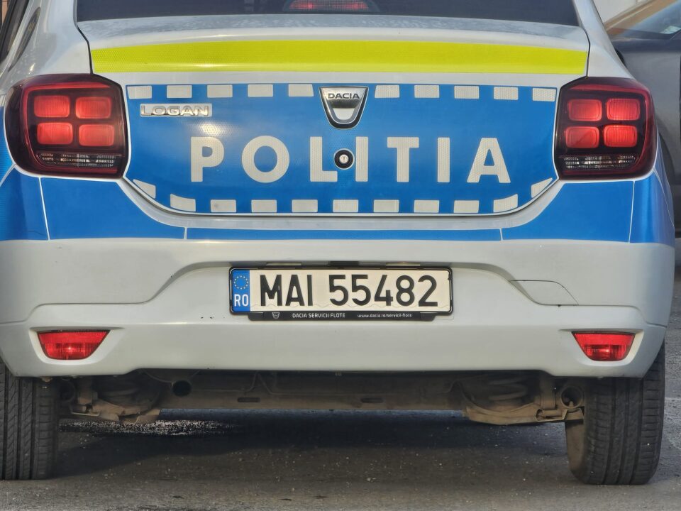 La 75 de ani s-a ales cu dosar penal după ce a fost prins la volan deși avea permisul suspendat La 75 de ani s-a ales cu dosar penal după ce a fost prins la volan deși avea permisul suspendat