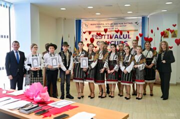 Număr impresionant de participanți la Festivalul-concurs „Bucovina – tradiție, cultură, spiritualitate”, la Vicovu de Sus