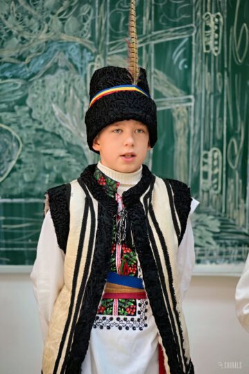 Număr impresionant de participanți la Festivalul-concurs „Bucovina – tradiție, cultură, spiritualitate”, la Vicovu de Sus