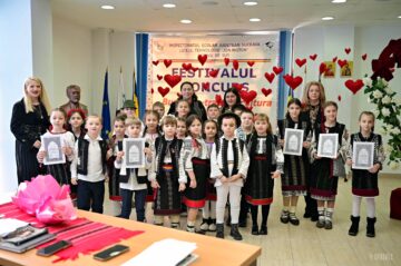 Număr impresionant de participanți la Festivalul-concurs „Bucovina – tradiție, cultură, spiritualitate”, la Vicovu de Sus