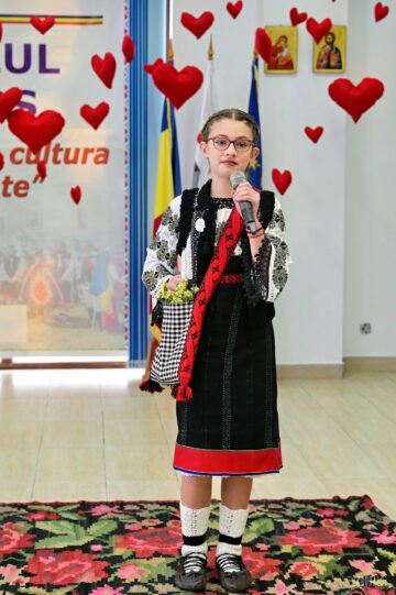 Număr impresionant de participanți la Festivalul-concurs „Bucovina – tradiție, cultură, spiritualitate”, la Vicovu de Sus