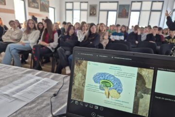 Elevii de la Liceul Teoretic „Iorgu Vârnav Liteanu” din Liteni, față în față cu realitatea dependenței digitale, în cadrul programului „Școala altfel” Elevii de la Liceul Teoretic „Iorgu Vârnav Liteanu” din Liteni, față în față cu realitatea dependenței digitale, în cadrul programului „Școala altfel”