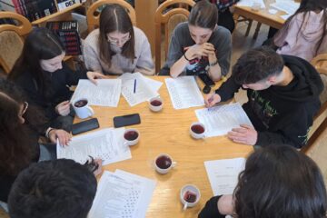 Când autocunoașterea devine busolă pentru viitor – atelier de orientare profesională la Liceul Teoretic „Iorgu Vârnav Liteanu” din Liteni