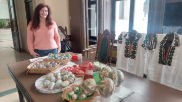 Expoziție de ouă încondeiate cu vânzare, în fiecare duminică, la Cazinoul Băilor din Vatra Dornei