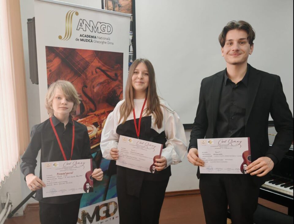 Premii I pentru chitariștii Colegiului de Artă Suceava, la concursuri de la Piatra Neamț și Cluj