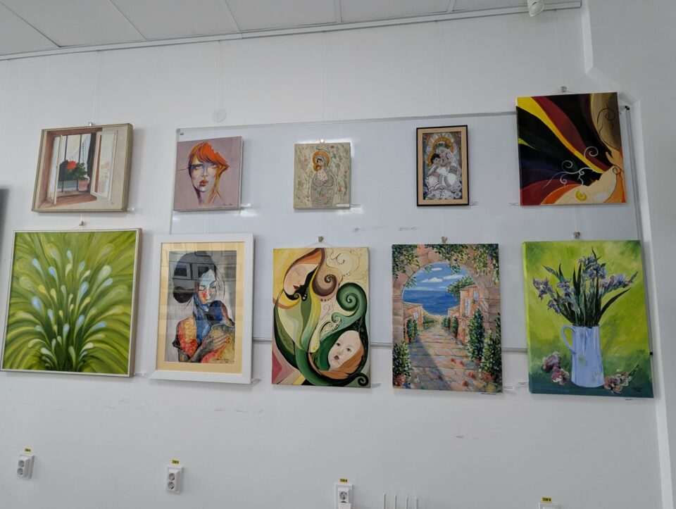 „Mama”, un eveniment care a adus împreună sensibilitatea artistică și emoția autentică, la Galeria de artă Zamca