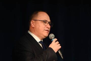 Rectorul USV, Mihai Dimian, posibil ministru al educației, spune că nu este și nu a fost membru al nici unui partid politic